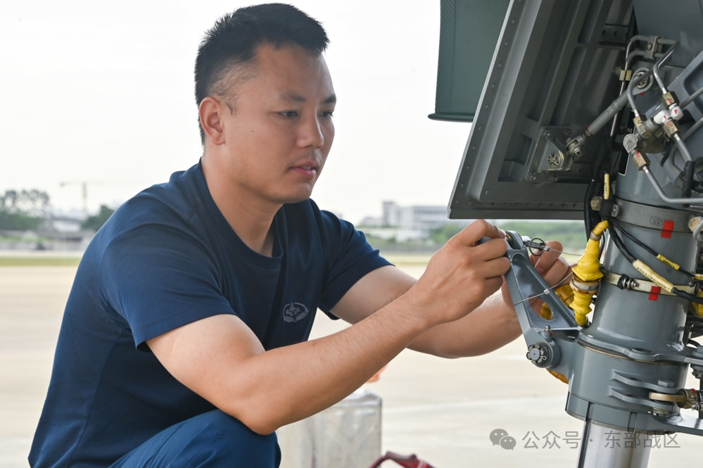 “计时,起飞!” 云端之上飞行员锤炼实战能力