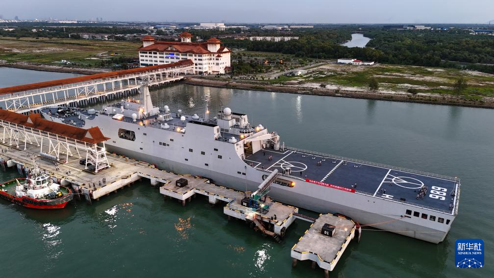 中国海军989编队结束对马来西亚友好访问前往印度尼西亚