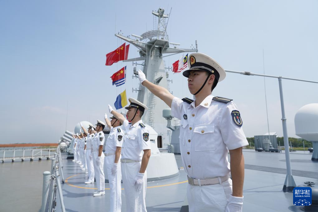 中国海军989编队结束对马来西亚友好访问前往印度尼西亚