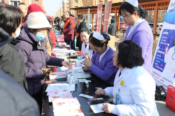 联勤保障部队第九六四医院“三八”国际妇女节多学科义诊守护“她”健康