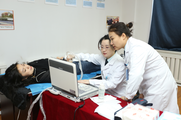 联勤保障部队第九六四医院“三八”国际妇女节多学科义诊守护“她”健康