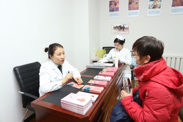 联勤保障部队第九六四医院“三八”国际妇女节多学科义诊守护“她”健康