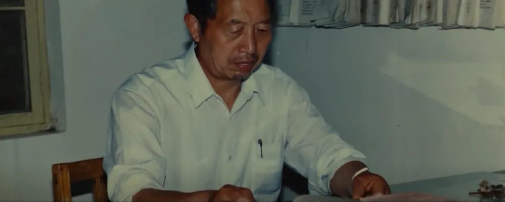 把一等功奖状压箱底46年的英雄老兵,荣获“七一勋章”!