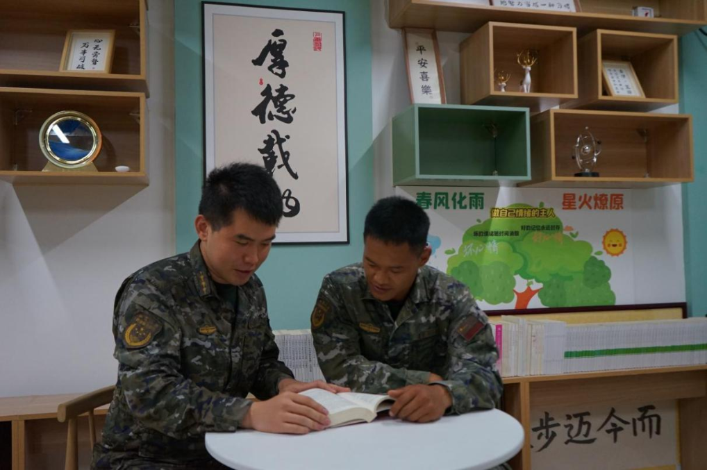 中秋月明·我在战位望故乡丨霓虹璀璨共此乡——走进武警上海总队某支队