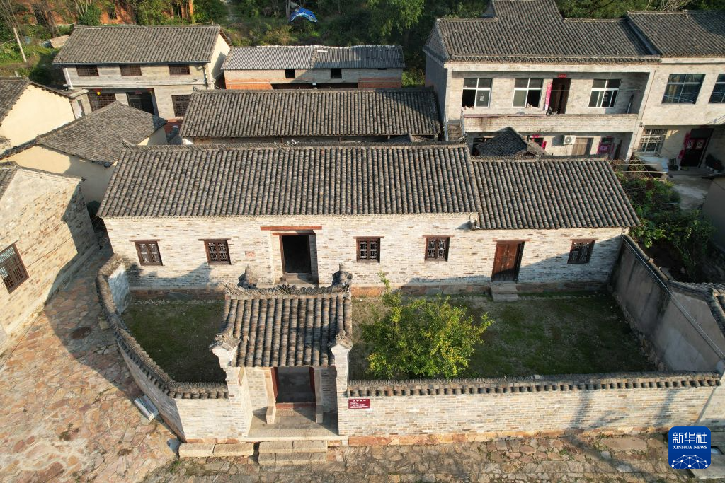 寻找照片中的TA丨拍下这张照片不久,他血染征途