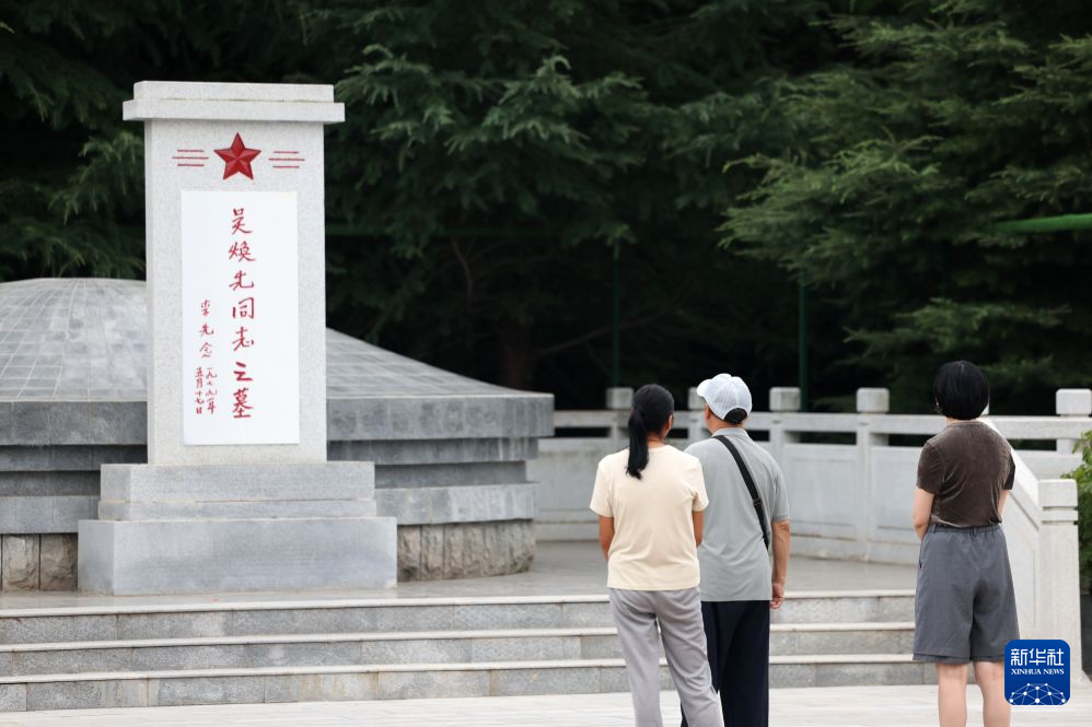 寻找照片中的TA丨拍下这张照片不久,他血染征途